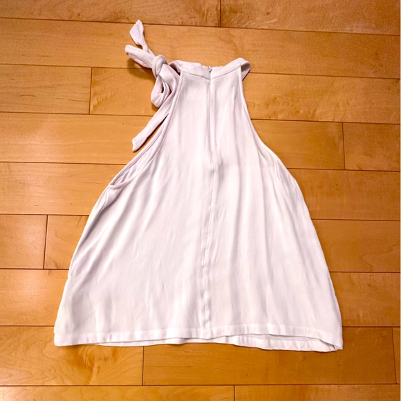 Club Monaco, white top. - Picture 3 of 3